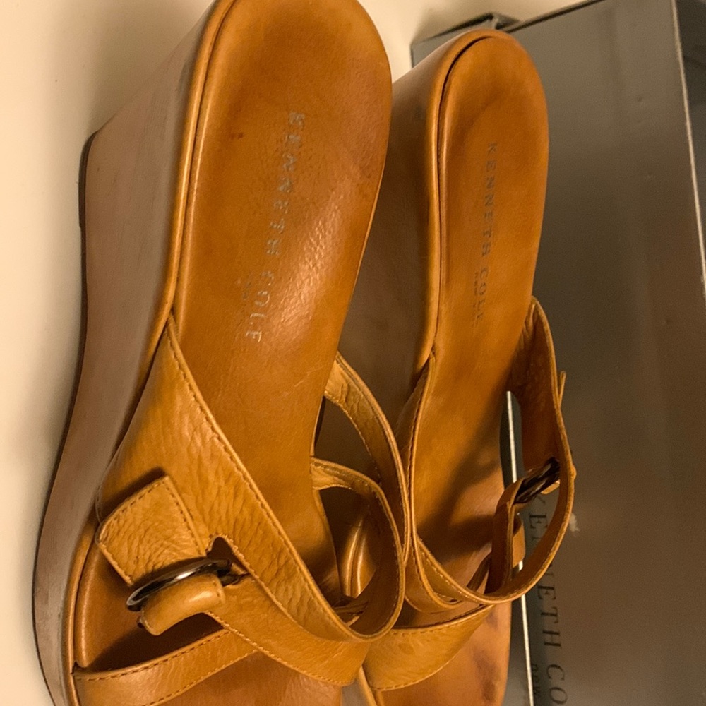 Windy City CA Kenneth Cole Size 7 1/2 M